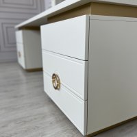 Гримерный столик из крашенного МДФ